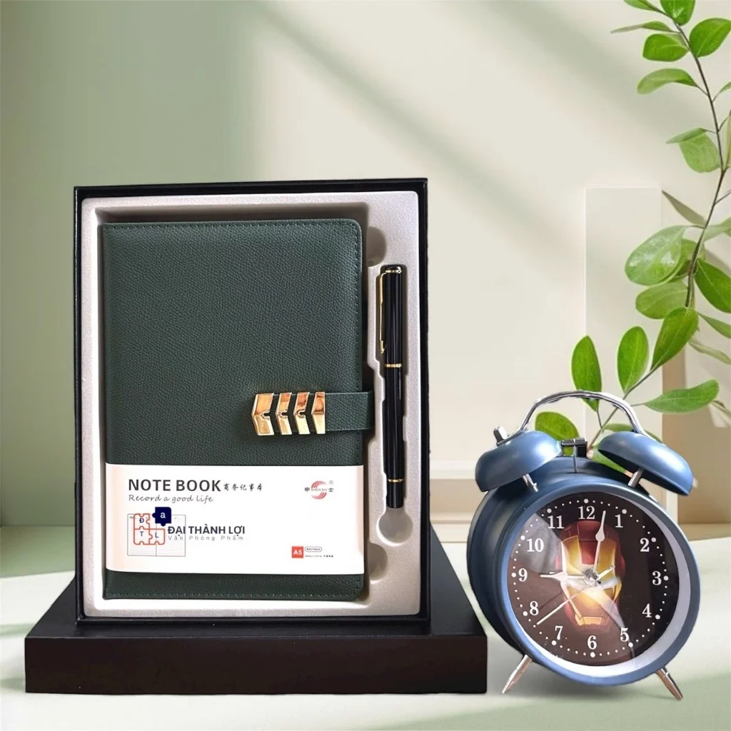 Sổ bìa da A5 kèm bút sang trọng lịch sự làm quà tặng 20-11 cho thầy cô giáo(Giao Mẫu Ngẫu Nhiên)
