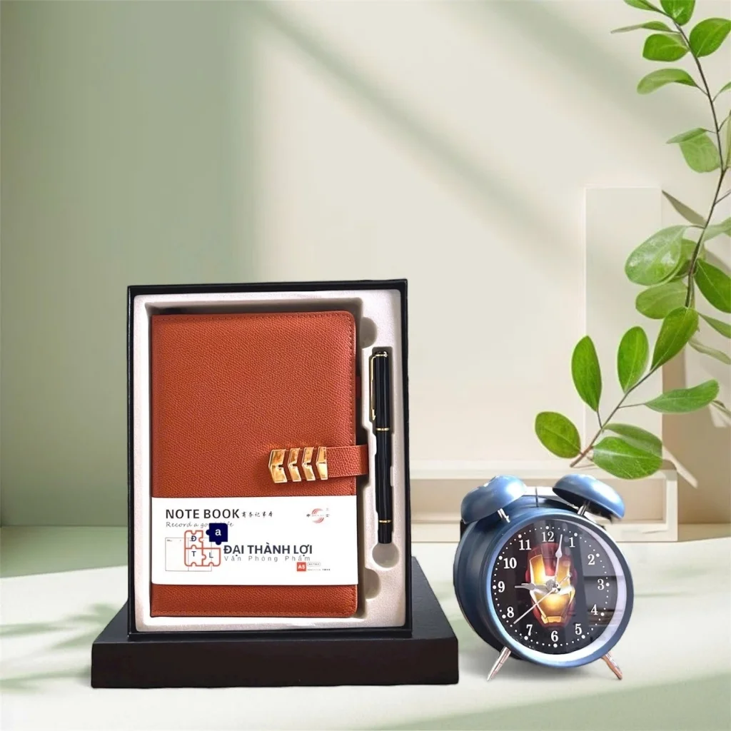 Sổ bìa da A5 kèm bút sang trọng lịch sự làm quà tặng 20-11 cho thầy cô giáo(Giao Mẫu Ngẫu Nhiên)