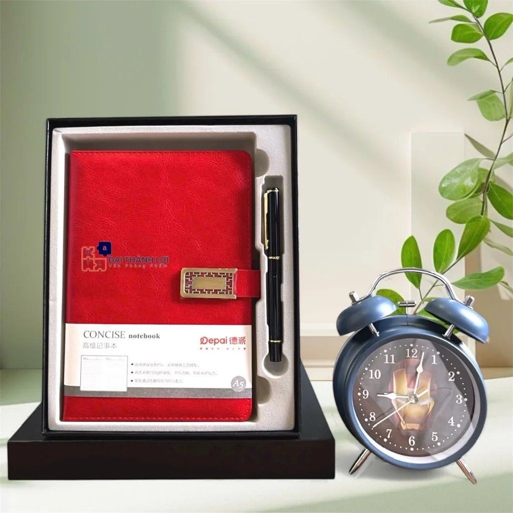 Sổ bìa da A5 kèm bút sang trọng lịch sự làm quà tặng 20-11 cho thầy cô giáo(Giao Màu Ngẫu Nhiên)