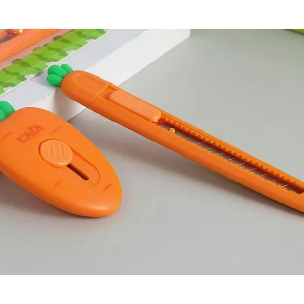 Dao Cắt Giấy/ Dao Rọc Giấy Mini SHIF Hình Gấu Dâu Lotso, Ếch, Khủng Long, Thỏ, Thơm Siêu Dễ Thương, Siêu Bén