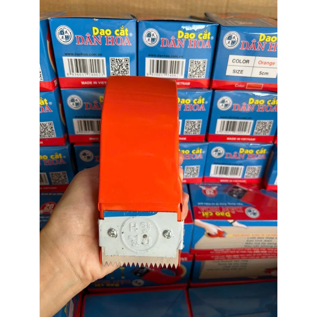 Dụng cụ cắt băng keo bằng sắt 5P Dân Hoa (dùng cho cây băng keo 1kg-2kg)